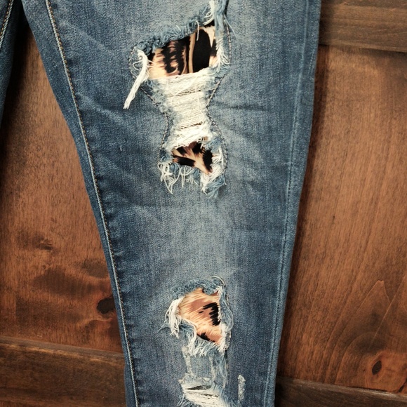 JUDY BLUE Skinny Fit Jeans w Animal Print - Picture 4 of 11